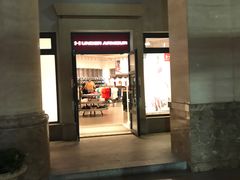 -UNDER ARMOUR(新燕莎奥莱店)