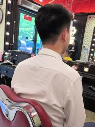 -东方先生国潮男士理发馆