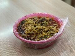 -老邮差酸辣粉麻辣烫(步行街店)