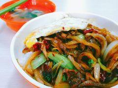 洋葱肥牛盖饭-中央财经大学-食堂