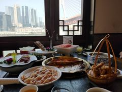 -小天鹅火锅·一线江景洪鼎旗舰店(洪崖洞店)