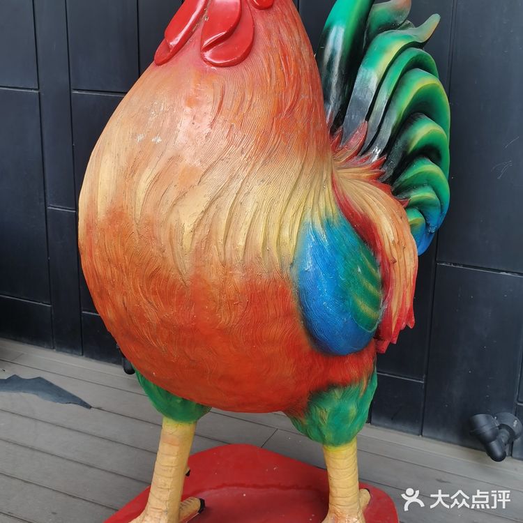 硕大无朋，两个人吃绰绰有余