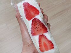 草莓三明治-Fruwich果明治(西单更新场店)