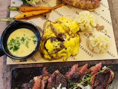 -Mark&Mars Restaurant