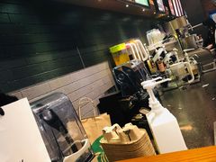 -星巴克(上海虹桥新天地二店)