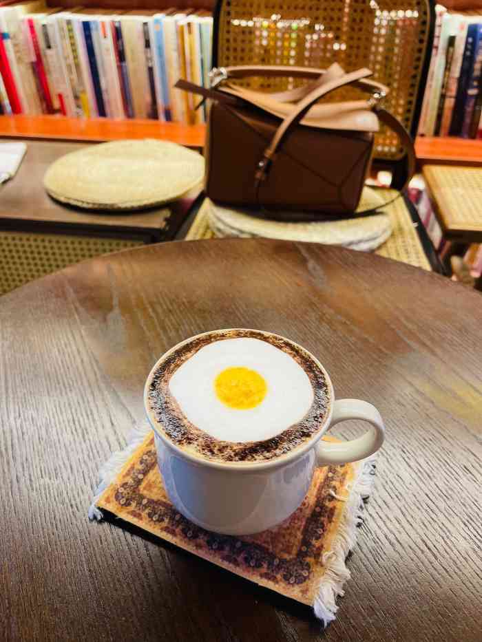 铁手咖啡制造局(metalhands2店)-"0404咖啡里面居然有荷包蛋?