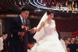 -禕·愫白婚纱商店