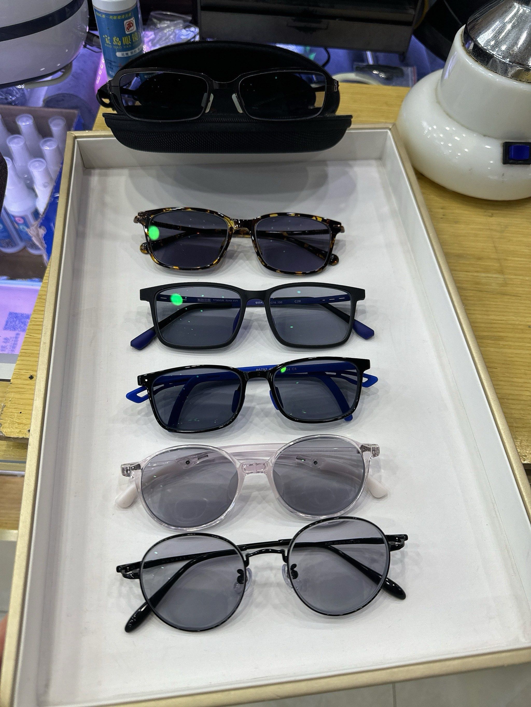 近视太阳镜.近视变色眼镜