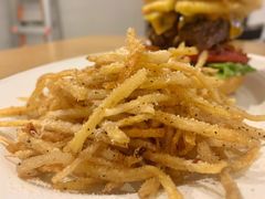 27&nbsp;牛肉汉堡-HELLO 27 意面·沙拉·帕尼尼