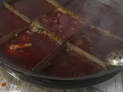 -渝嘴小老弟老火锅(华新村店)
