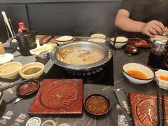 -牛YO寿喜烧·铁板烧和牛火锅自助(市府恒隆店)
