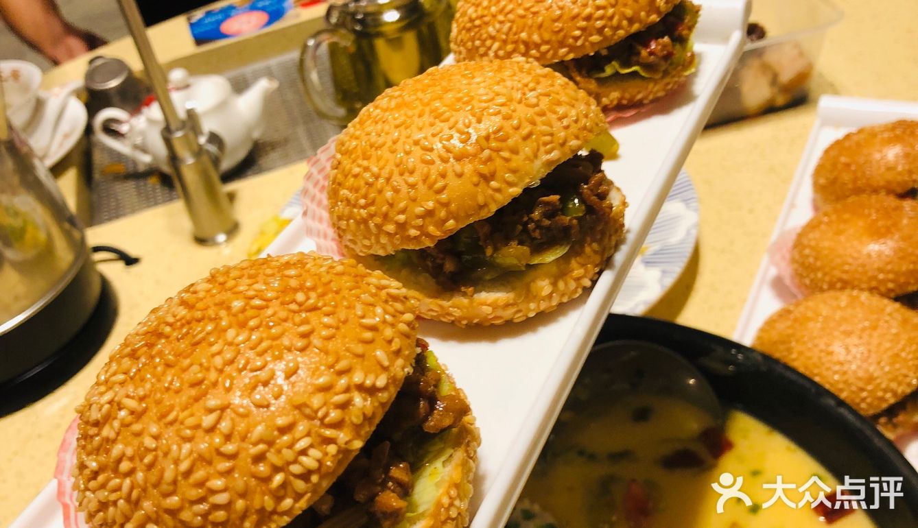 又来正哥了。一家人都喜欢来的一家店