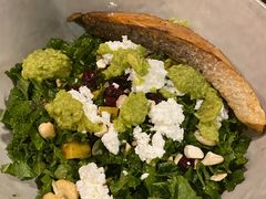 煎三文鱼牛油果色拉-Wagas沃歌斯(太古汇店)