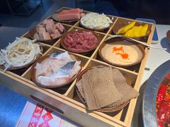 九宫格荤菜-芈重山老火锅(广州首店)