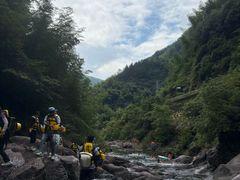 -安吉龙王山峡谷漂流