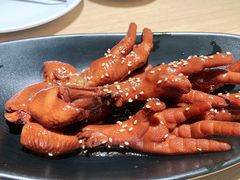 连骨头都不剩的鸡爪-佬肥猫(南翔印象城MEGA店)