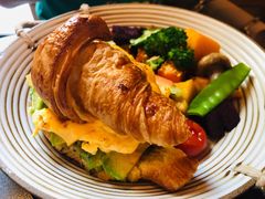 牛油果可颂全餐-玲婧胡同·生日蛋糕·餐厅(嘉里城店)