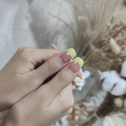 -花岐款式专研健康美甲沙龙