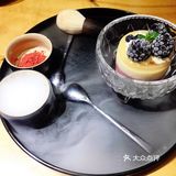 暑假到了，坐坐小憩一下，听听小曲，活动心灵