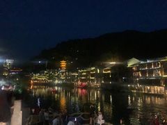 -临江餐馆二楼美食部落