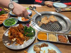 -明洞阿姨·韩式酱蟹烤肉·创意料理(三元桥店)