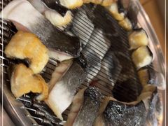 -围炉肉舍•炭烤活鳗•丹东海鲜烤肉(步行街店)