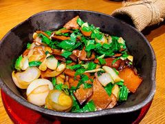 包烧野生牛肝菌-云海肴·汽锅鸡·云南代表菜(天山百盛优客店)