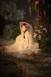 点击看大图 -九月鹰飞汉服摄影工作室