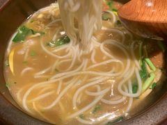 -良米山·云南野生菌过桥米线(上海首店)