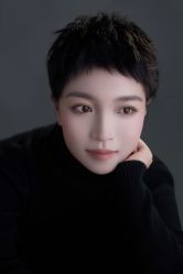 -乐派诗婚纱摄影