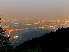 -鬼笑石后山停车场