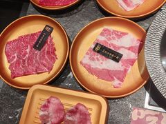 -牛YO寿喜烧·铁板烧和牛火锅自助(市府恒隆店)