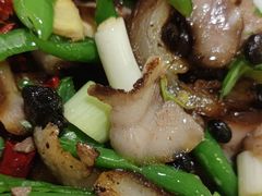 尖椒猪嘴-老鼎万春卤菜(五代传承创始老店)