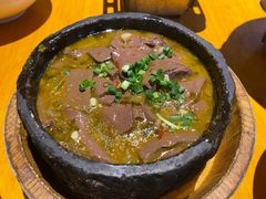 石锅酸菜鸭血-巴人堂(女儿城店)