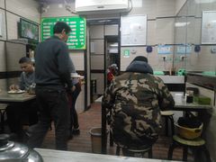 -溢香园昼夜抓饭店(揽秀园街店)