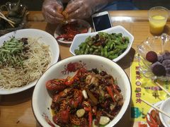 -霄汉牛三鲜湖北砂锅菜(万松园2店)