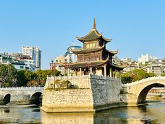 -包整·丝娃娃(一览甲秀楼风景店)