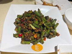 榄菜肉末四季豆-龙记烧腊茶餐厅(常德路店)