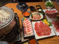 特选肥牛-山居屋炭火烧肉(厚街万达店)