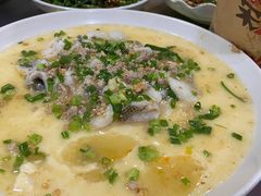 鲈鱼蒸蛋-洪霞餐馆