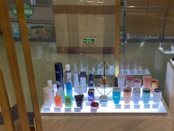 -八佰伴8008星级形象店