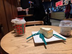 -星巴克(广州南站A18检票口楼上)