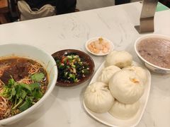 -李与白包子铺(桐梓林店)