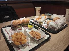 -The Habit Burger Grill 哈比特汉堡(复兴soho店)