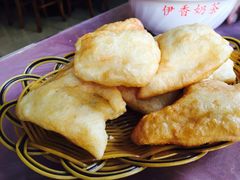 包尔萨克-伊宁伊香酥油奶茶馆