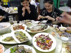 -四川小胡子海鲜(丁村万人海鲜广场店)