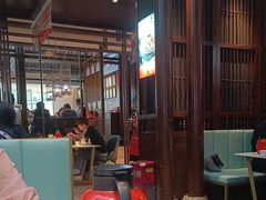 -阿瓦山寨·湘菜现炒·剁椒鱼头王(咸阳总店)