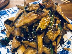 茄子-老东镇啤酒屋海鲜加工·蒸汽海鲜·海鲜烧烤(台东店)