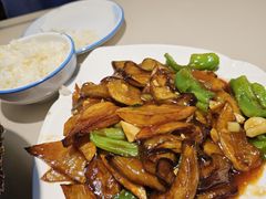 -老码头黑皮肘子锅包肉(赣水路店)