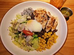 嫩煎鸡胸果蔬poke-POKEE VIA&Brunch·维娅(重庆来福士店)
